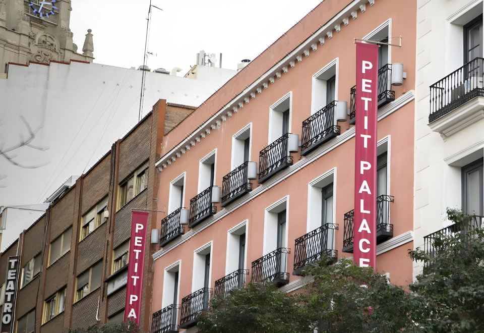 3. 프티 팰리스 트..