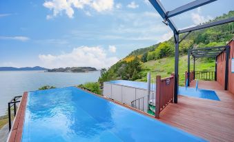 Geojae Sanggaksokeui Jip Pension - Jangmok Branch