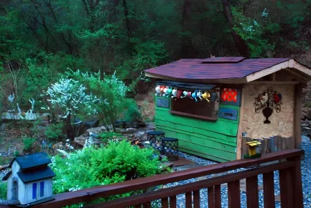 Pyeongchang Permata Pension Отели рядом с достопримечательностью «Korea Botanic Garden»