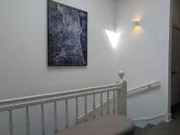 Urban Oasis in Roscoe Village! Pet friendly and family friendly! Hotels in Roscoe Village