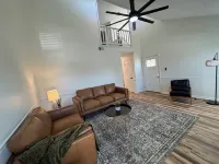 Juniper: 3 bedroom w/ pool