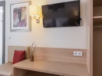 Garner Hotel HAMBURG - WANDSBEK MARKTPLATZ by IHG Hotels near Dulsberg