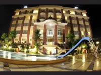 Grand Wahid Hotel Salatiga Hotel dekat Danendra Shoes
