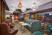 Tru by Hilton Traverse City - parking