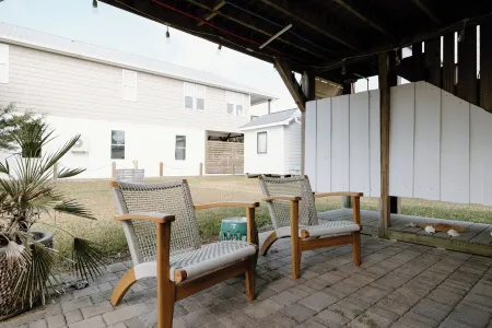 Spring Specials - 3rd Row Beach - Pet Friendly