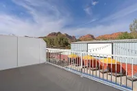 Newly Built 3BR/2BA Full of Amenities: Pool, Hot Tub, Sauna, 1 hr to Zion