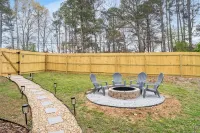 Kennesaw Charm-3 min to Downtown Kennesaw & KSU! Hotels near Barrett Pavilion