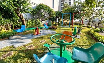 Strategic 2BR Gading MOI Apt with Wi-Fi, Pool & Gym by 2ndHome