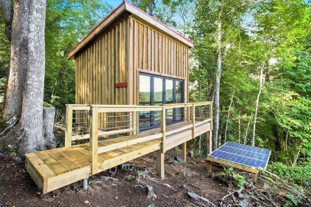 Blue Ridge Parkway / Off-Grid Campground / Two Cabins