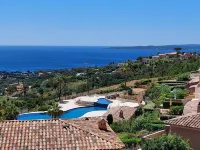 Small but nice - panoramic sea view - Magnifique! Hotels in Roquebrune-sur Argens