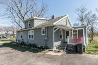 Fonda Lake Bungalow Hotels near Penosha Trail