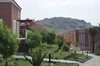 Lam Hotel Foya Branca - 停車場