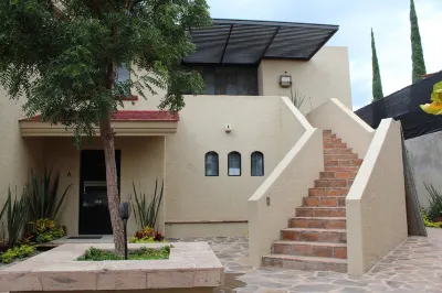Luxurious 3 Bedroom Retreat in Ajijic for 6 People - Walk to Everything