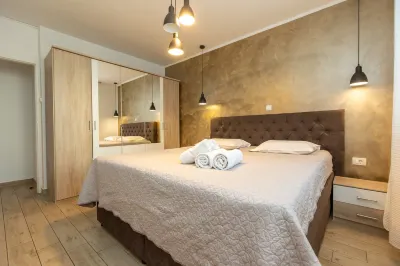 Deluxe Apartment Near the Bridge