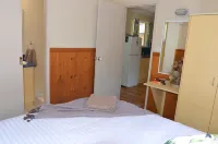 Jervis Bay Cabins & Hidden Creek Campsite فنادق في وولاميا