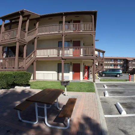 Palms Inn & Suites