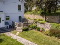 Caldey Island View - Sea Views and Log Burner Hotels in Penally