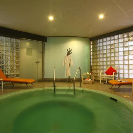 Delfines Hotel & Convention Center