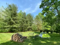 Private Retreat w Pool Hot Tub and Dining Hall Hotels near St Mark's United Methodist Church