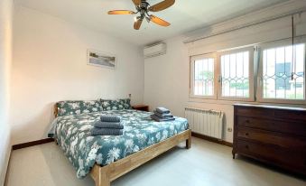 Villa in Roquetas with Garden and Private Pool