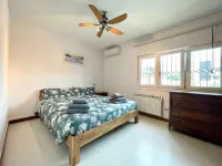 Villa in Roquetas with Garden and Private Pool