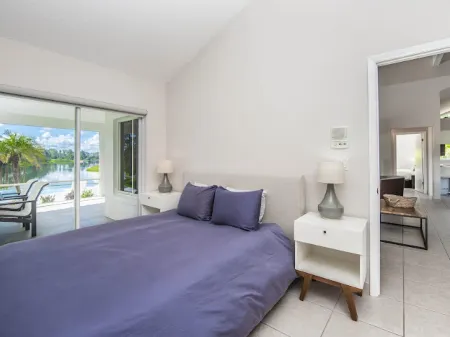 Swiss 66 - Lake Denise Отели в г. Клермонт