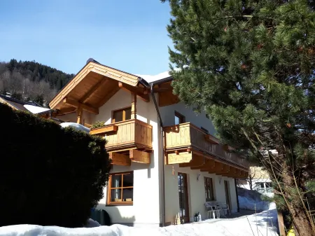 Apartment in Bramberg am Wildkogel with parking space Отели в г. Гемайнде Брамберг ам Вильдкогель
