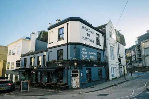 The Doghouse Inn Hotel a Hastings District