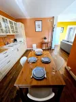 Cozy one bedroom retreat in Luxembourg Hotel di 