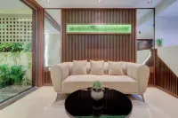 Hotel Amar Residency Hotel berhampiran Pantai Versova