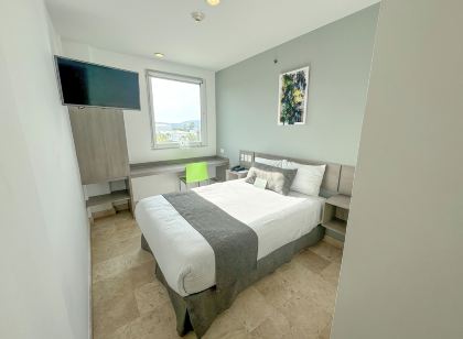 SR Hotel