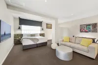 Moonlight Bay Apartments Hotels in Rye