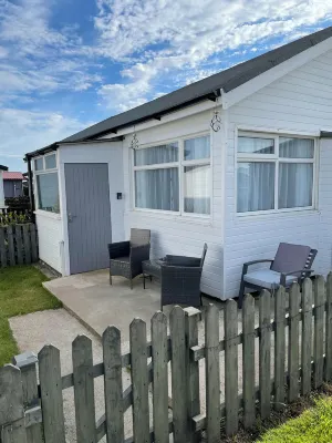 Seaside Escape Chalet in Bridlington - Chalets