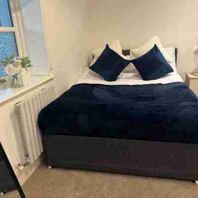 City Centre 1 Bed Sleeps 4 H5 Rooms