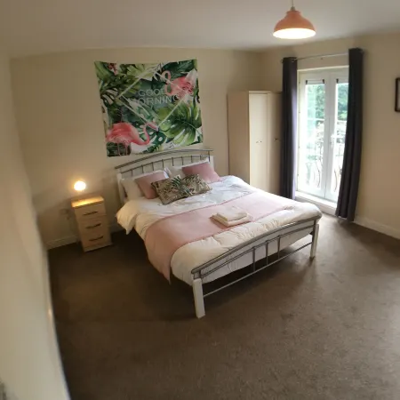 Blackberry House - Sleeps 6 with Parking and Netflix TV
