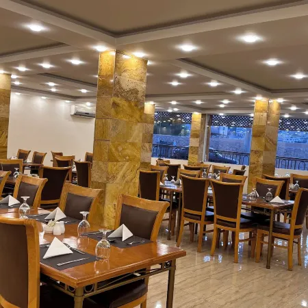 Sharah Mountains Hotel