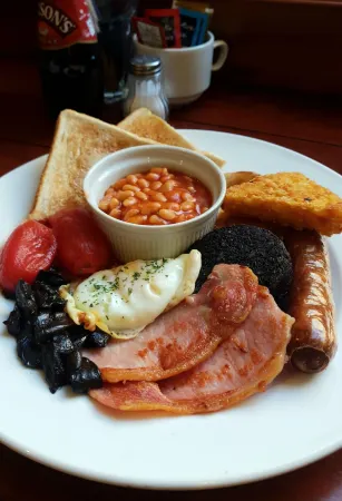 Park Hotel & Apartments Отели рядом с достопримечательностью «Университет Халл»