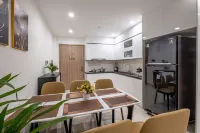 BOM Homes- Vinhomes Ocean Park - Serviced Apartment Hotels near LC Home
