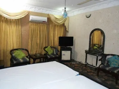 Sagar Hotel Hotels near Sikandar Art Gallery