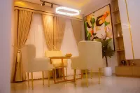 Lekki Aprt/pool/gym/sleeps 6/ Freep/tv/wifi