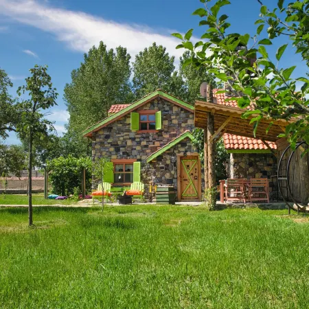Dachas Cove Hotel