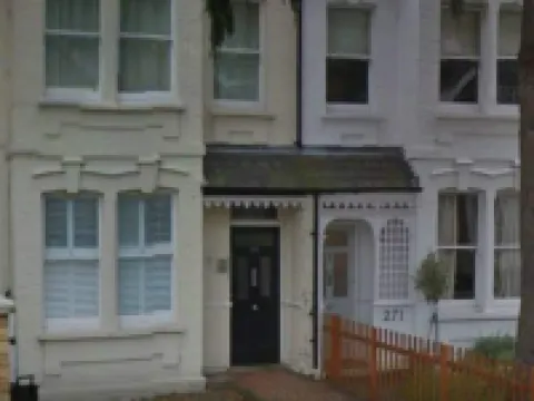 Kew Studios and Rooms Hotels near Kew Palace