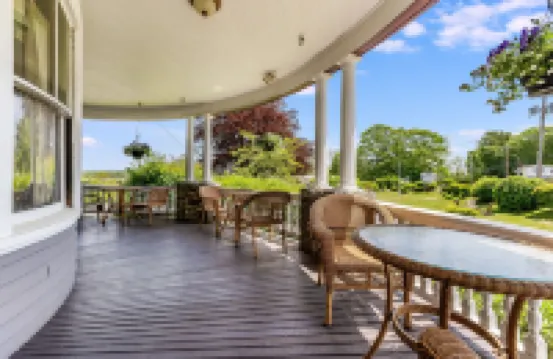 Castle Manor Inn