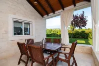 Villa Whitestone