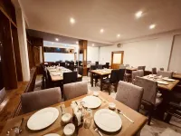 Hill River Resort by West Western