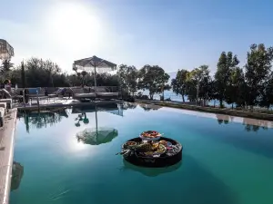 Top 19 4-Star Select Hotels in Vlore