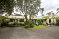 Tatahi Cove Back Packer Hotels in 
