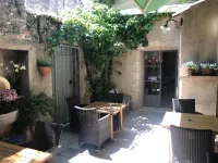 Maison Hache Hotels in Plan-d'Orgon