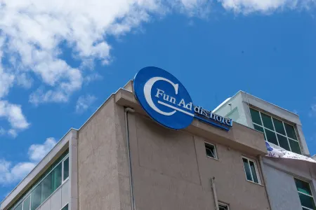 C 趣味阿迪斯酒店