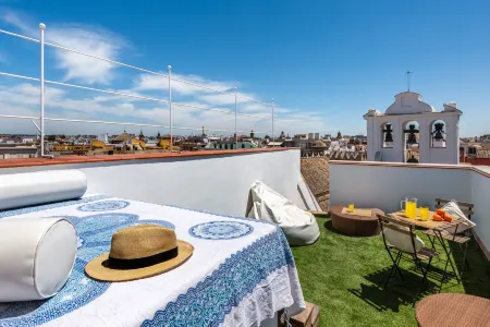 CH Apartments Rooftop Terrace Отели рядом с достопримечательностью «Capilla de San Jose»